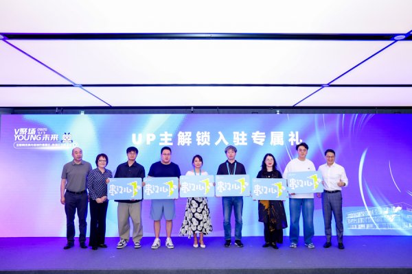 配资专家门户 内容创作者在大学路“串门儿”可享八折优惠